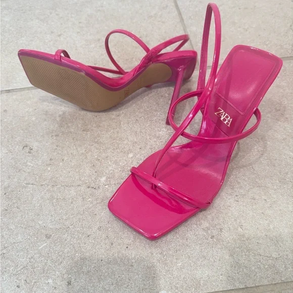 NWOT Zara Fuchsia Strappy Heels - Picture 4 of 4